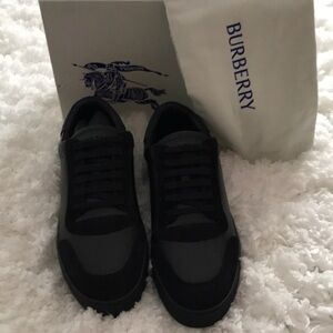Burberry Men's Black Low-Top Sneakers